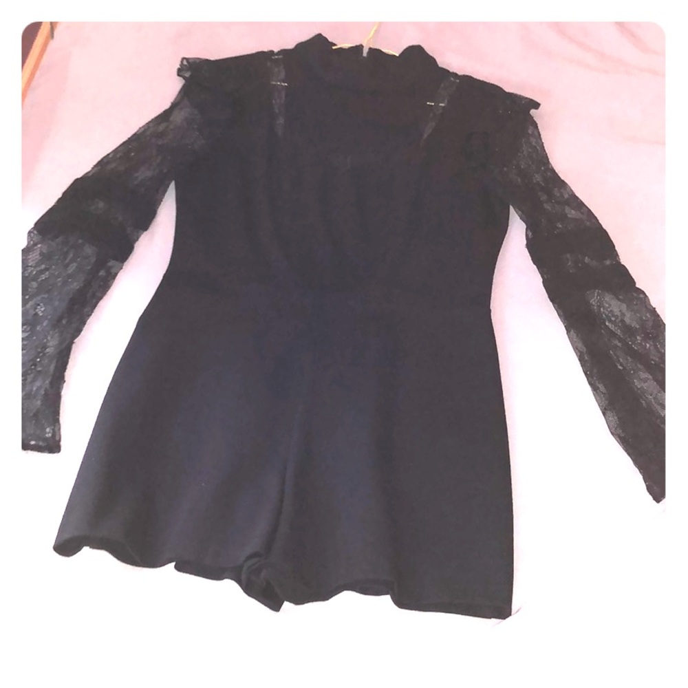 Black lace shorts suit